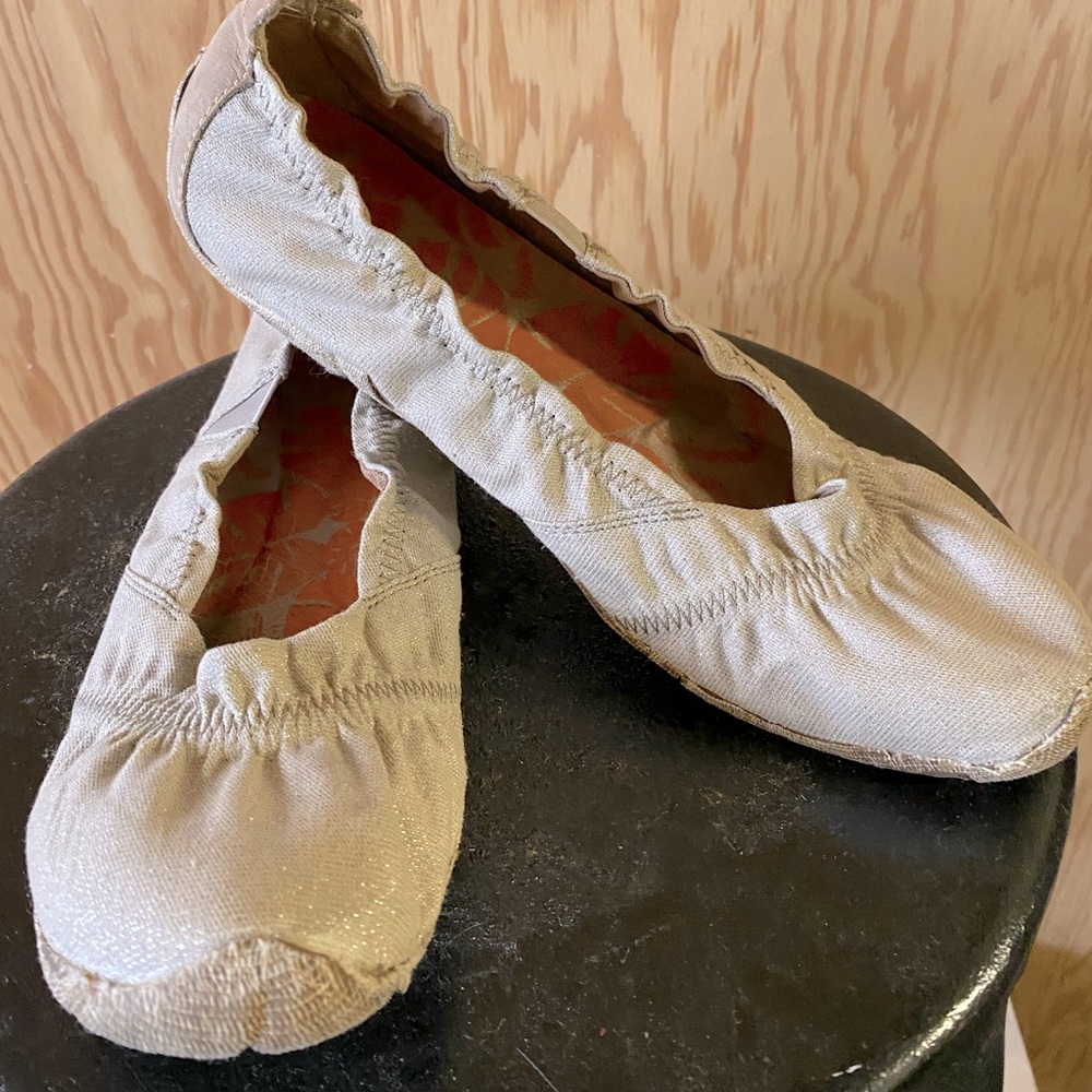 CUSHE Women's Slip ons